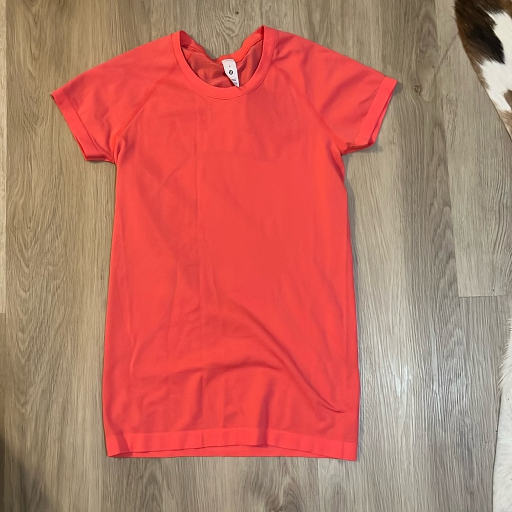 Glaze pink swiftly tech short sleeve hip length lululemon size 6